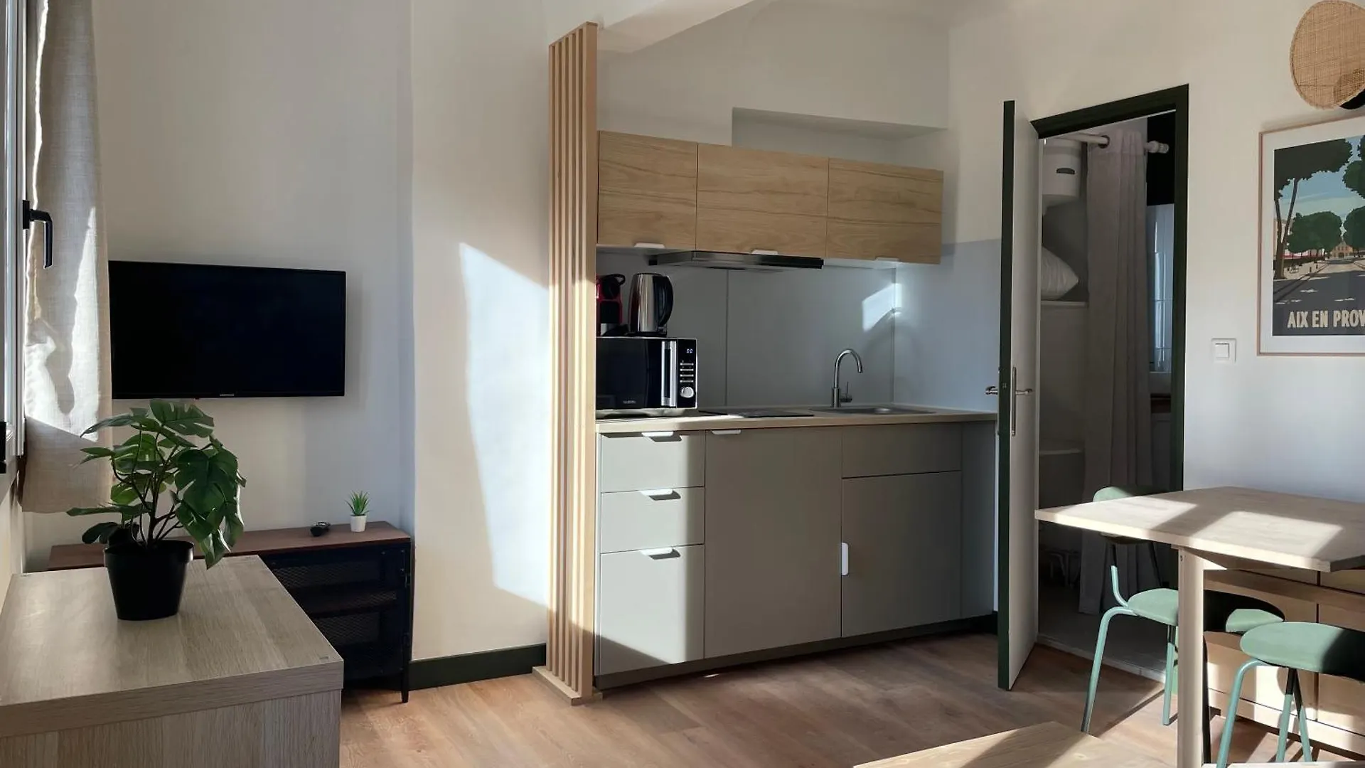 Apartment Studio Plein Centre Ville 2Eme Etage Aix-en-Provence France